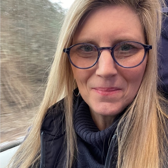 Meet your Posher, Sharon - Picture 4 of 8